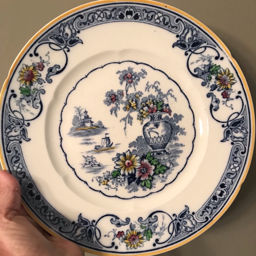 WH Grindley Chelsea Ivory dinner plate